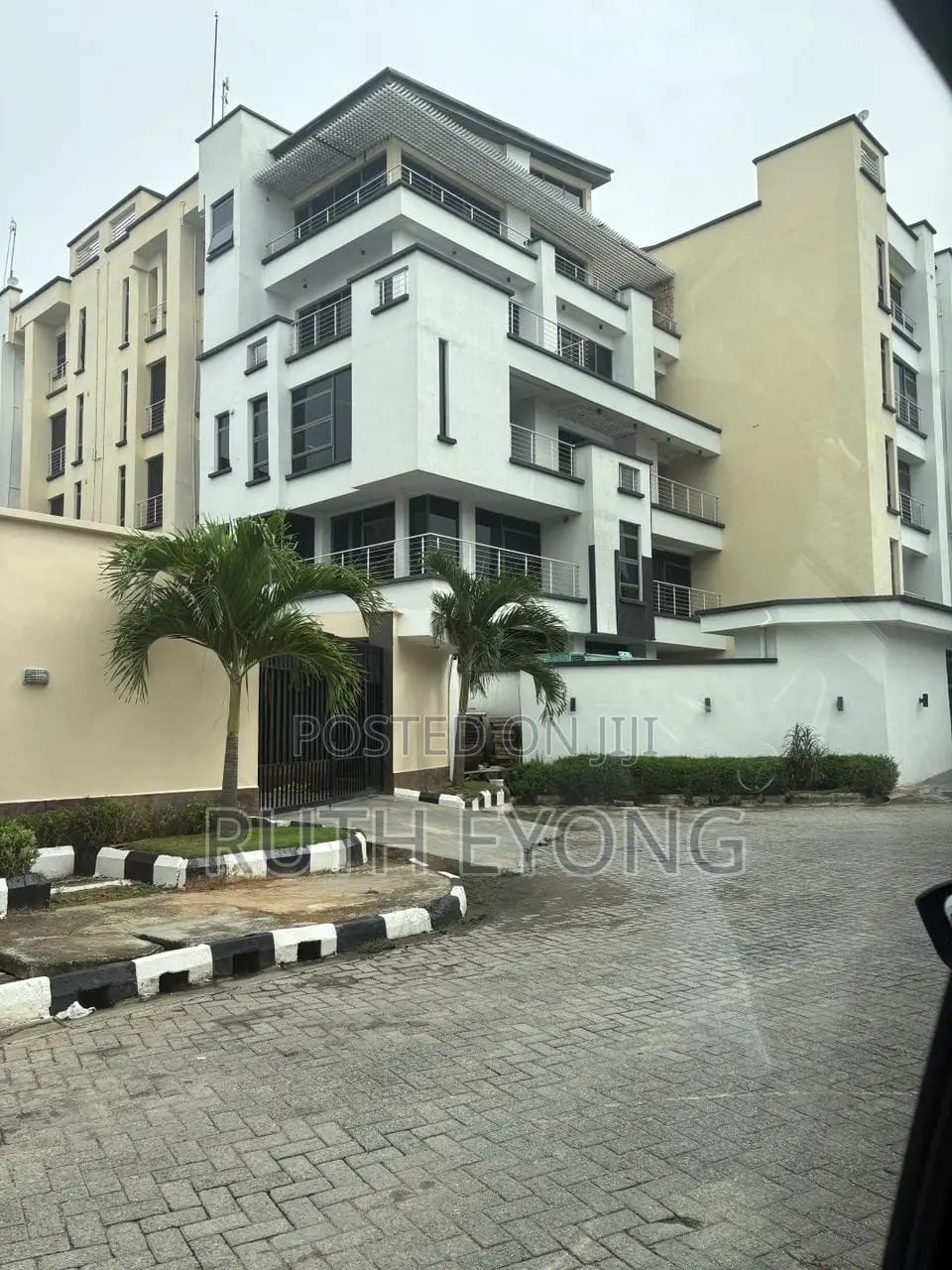 Furnished 3bdrm Apartment in Banana Island. for rent