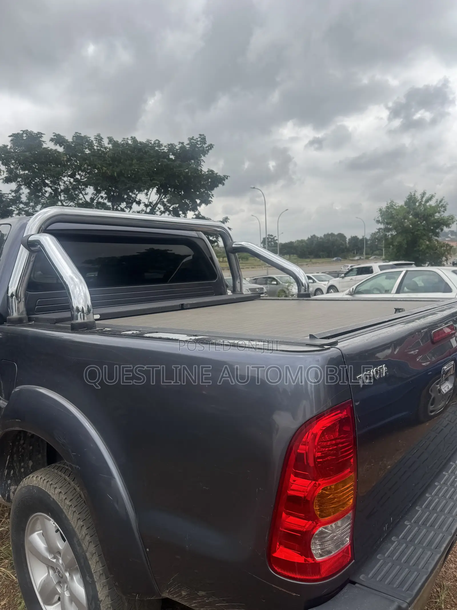Toyota Hilux 2.5 D-4D 4X4 SRX 2010 Black