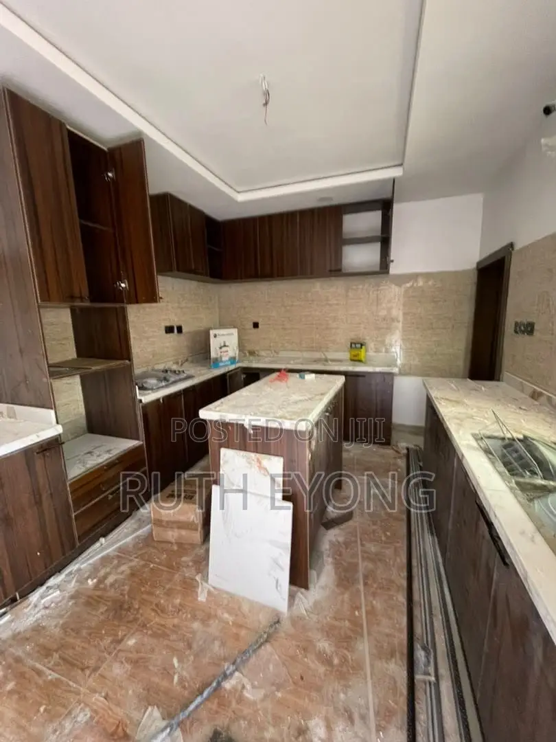3bdrm Duplex in Off Nike Art Gallery, Lekki Phase 1 for rent