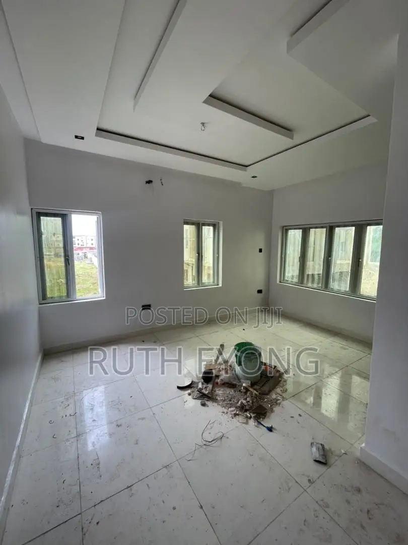 3bdrm Duplex in Off Nike Art Gallery, Lekki Phase 1 for rent