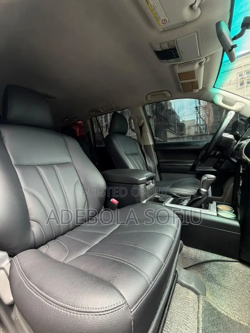 Toyota Land Cruiser Prado 2.7 i 2011 Black