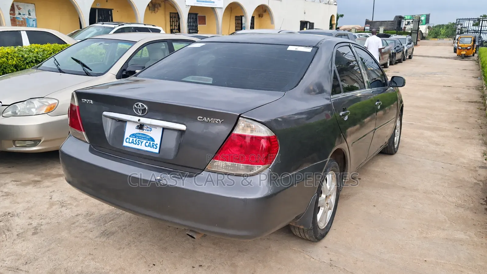Toyota Camry LE 4dr Sedan (2.4L 4cyl 5A) 2005 Gray