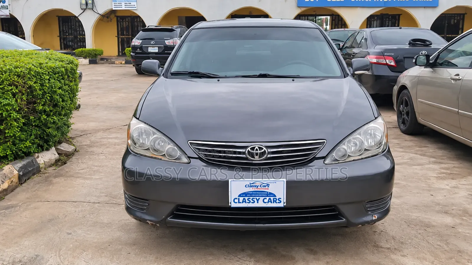 Toyota Camry LE 4dr Sedan (2.4L 4cyl 5A) 2005 Gray