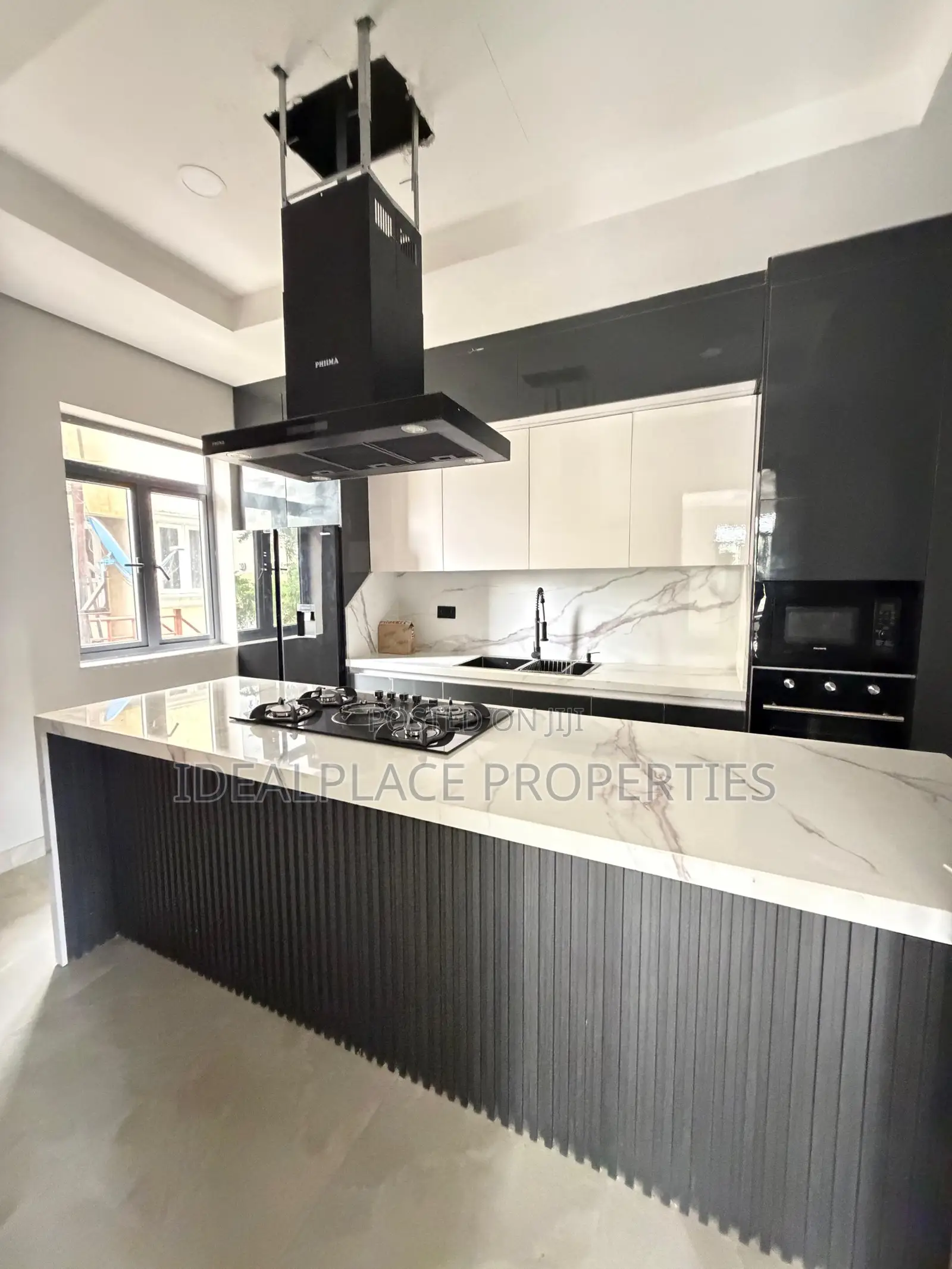 4bdrm Townhouse/Terrace in Lekki for sale