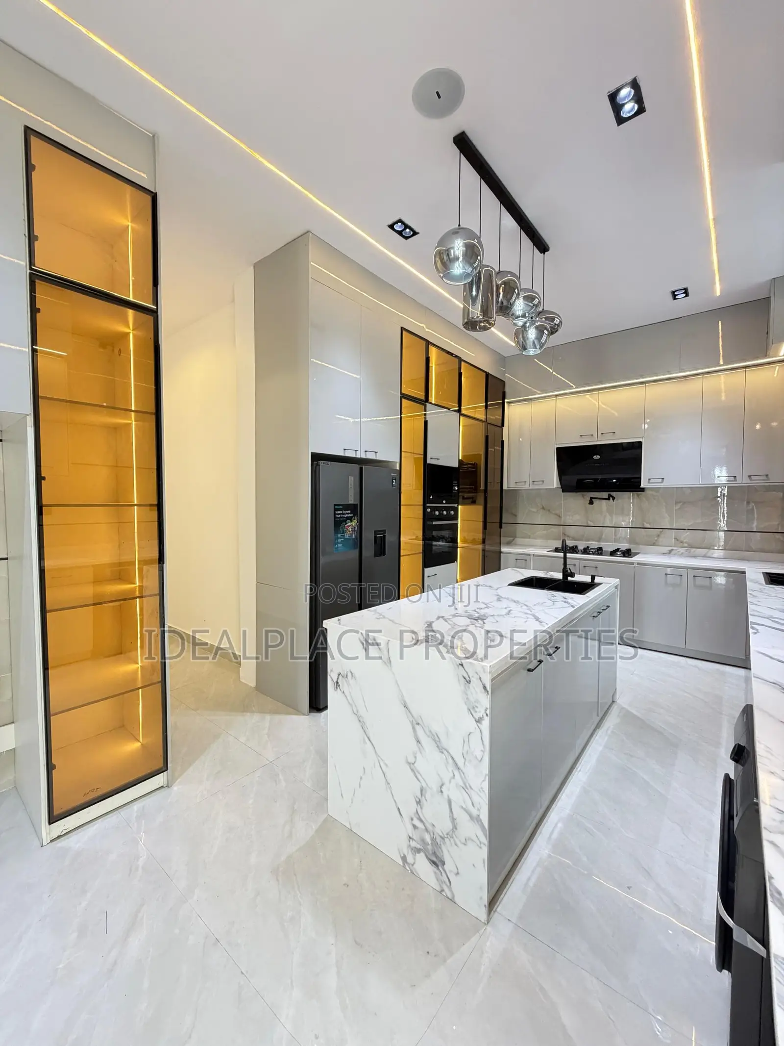 5bdrm Duplex in Lekki for sale