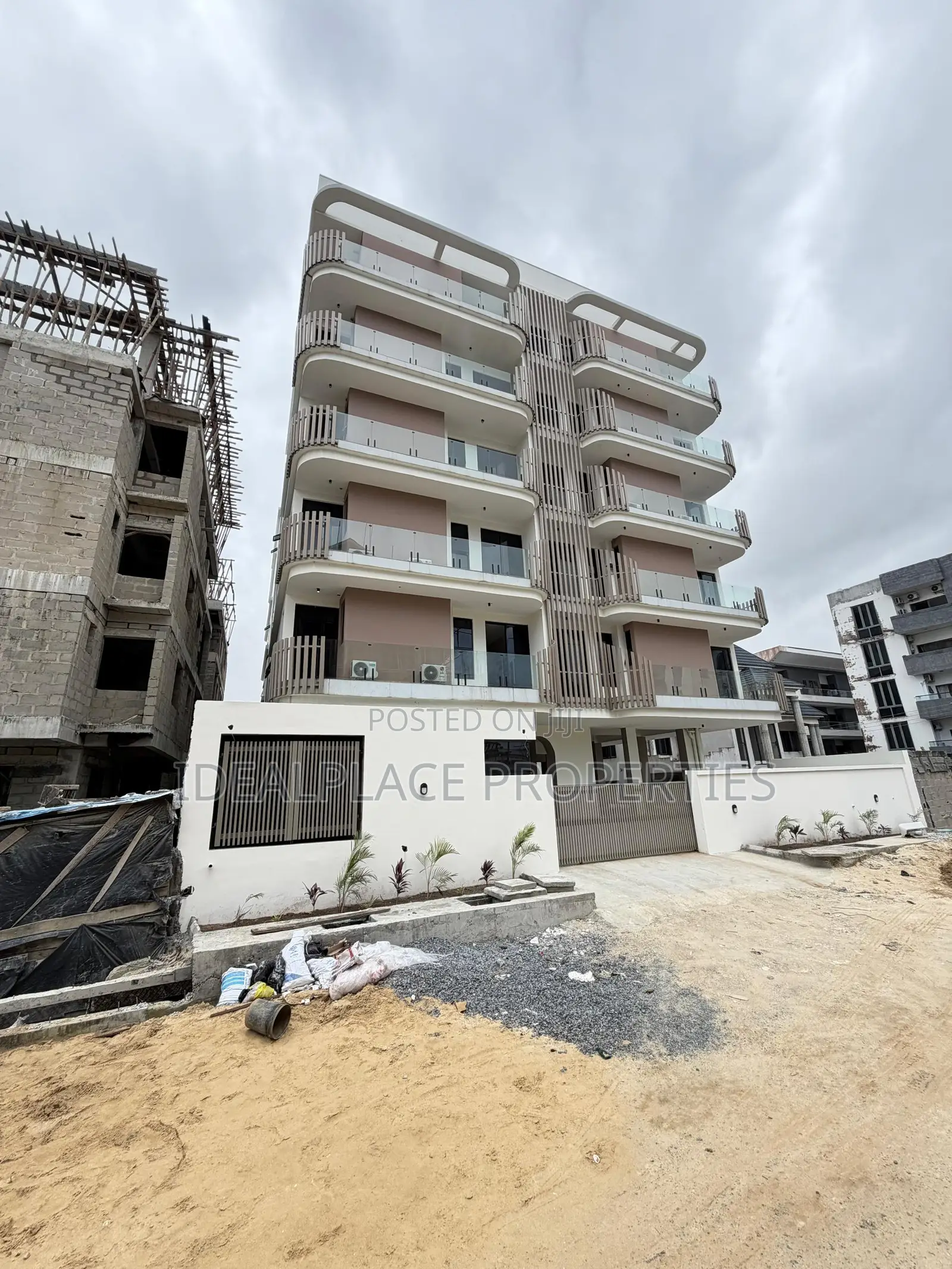3bdrm Penthouse in Ikate for sale