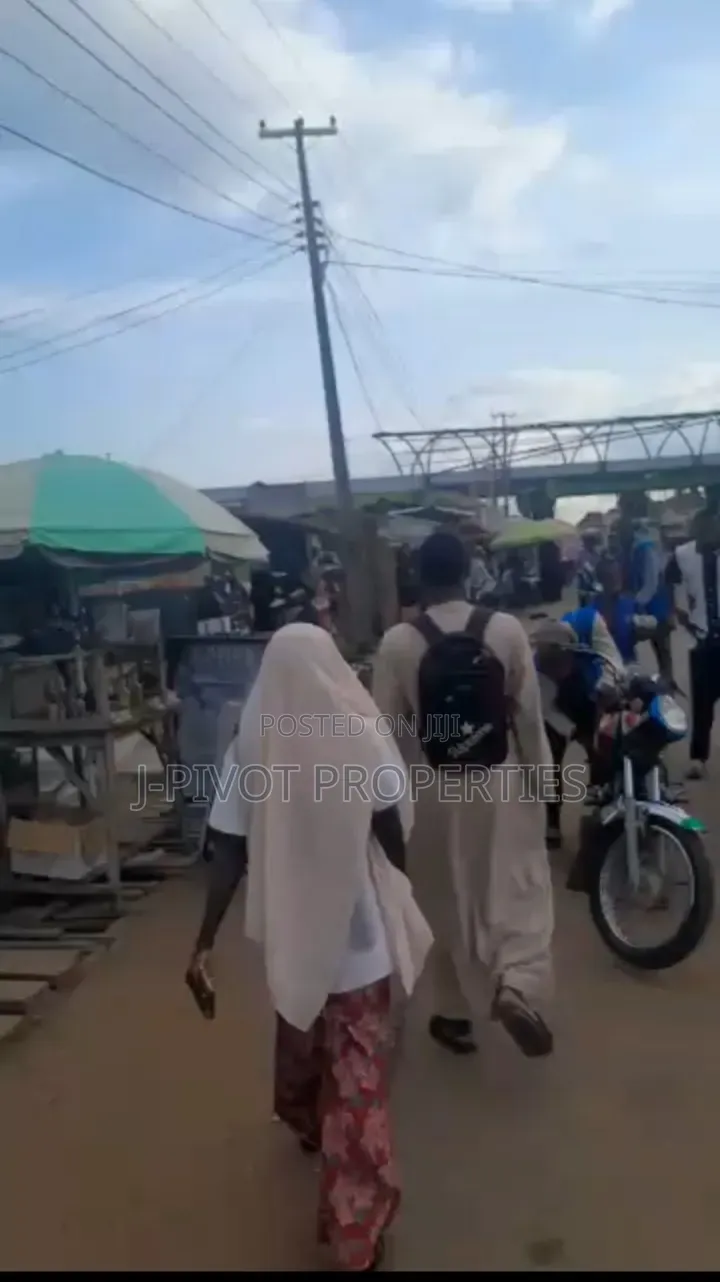 PRIME MIXED-USE PROPERTY — 8 PLOTS Tipper Garage,Tanke, Ilorin