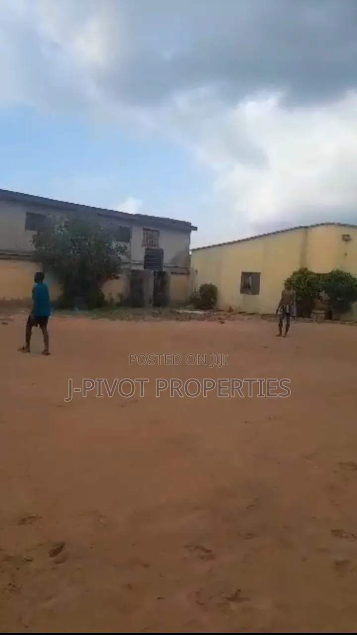 PRIME MIXED-USE PROPERTY — 8 PLOTS Tipper Garage,Tanke, Ilorin