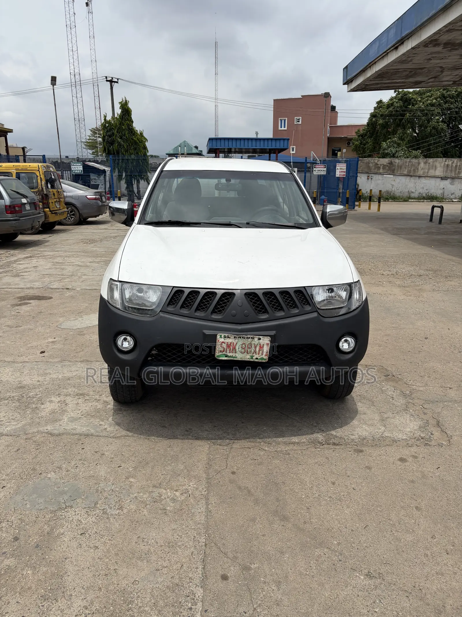 Mitsubishi L200 Double Cab 2.5 136hp 4WD 2012 White