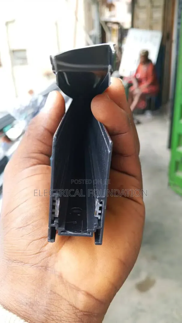 Magnetic Rail Surface Aluminium Profile