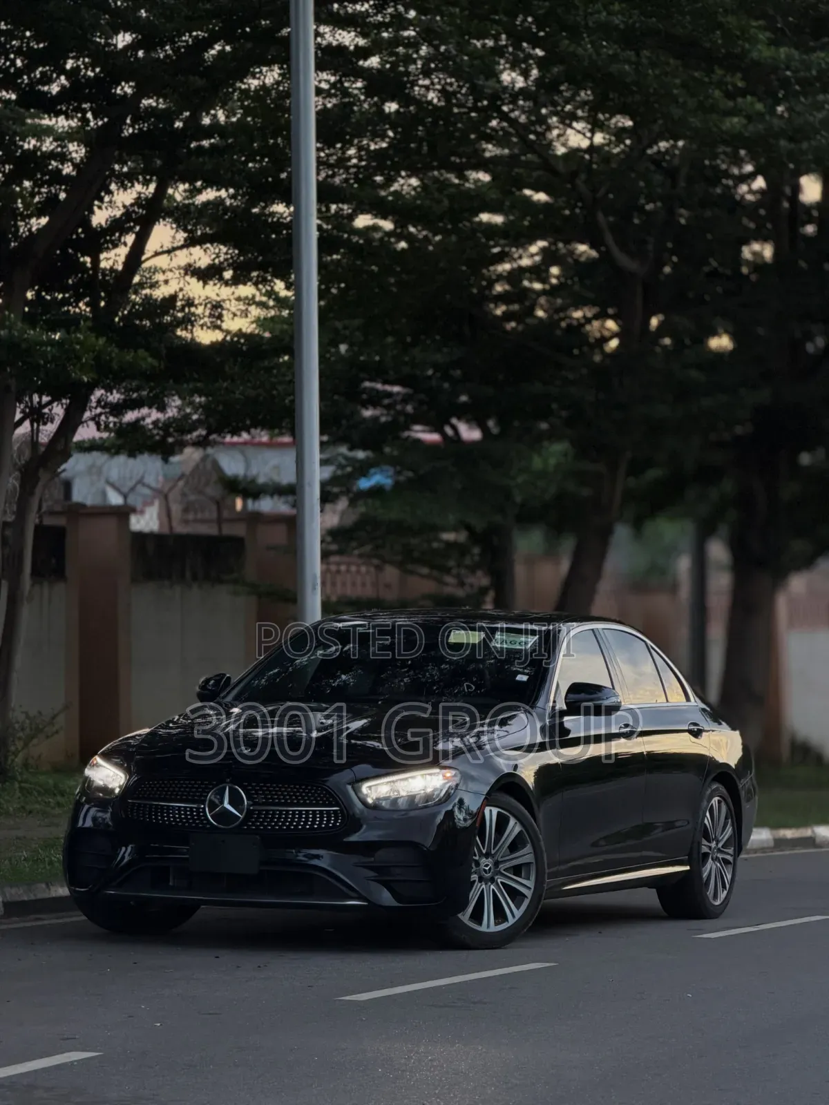 Mercedes-Benz E350 2022 Black