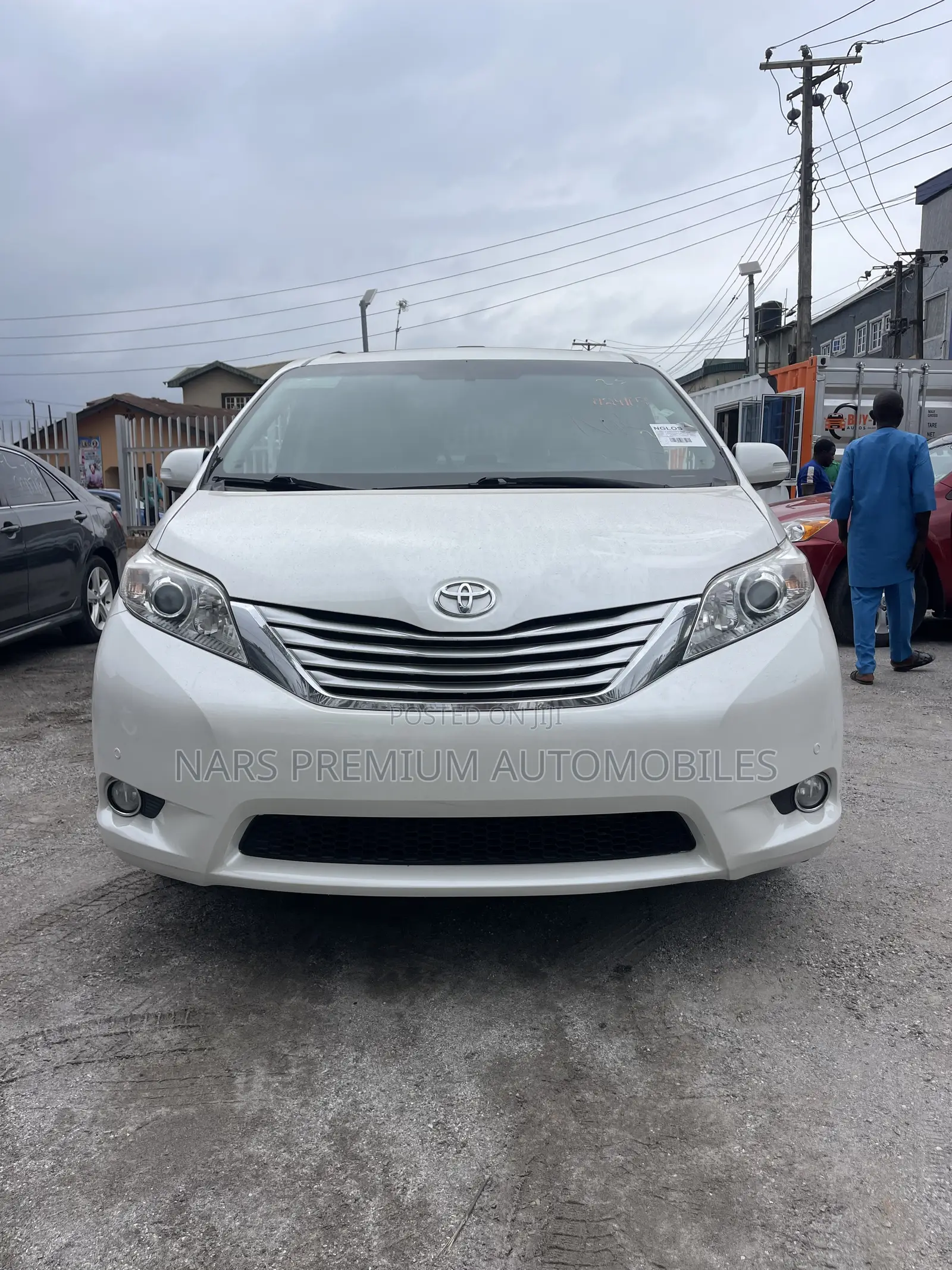 Toyota Sienna Limited AWD 7-Passenger 2013 White