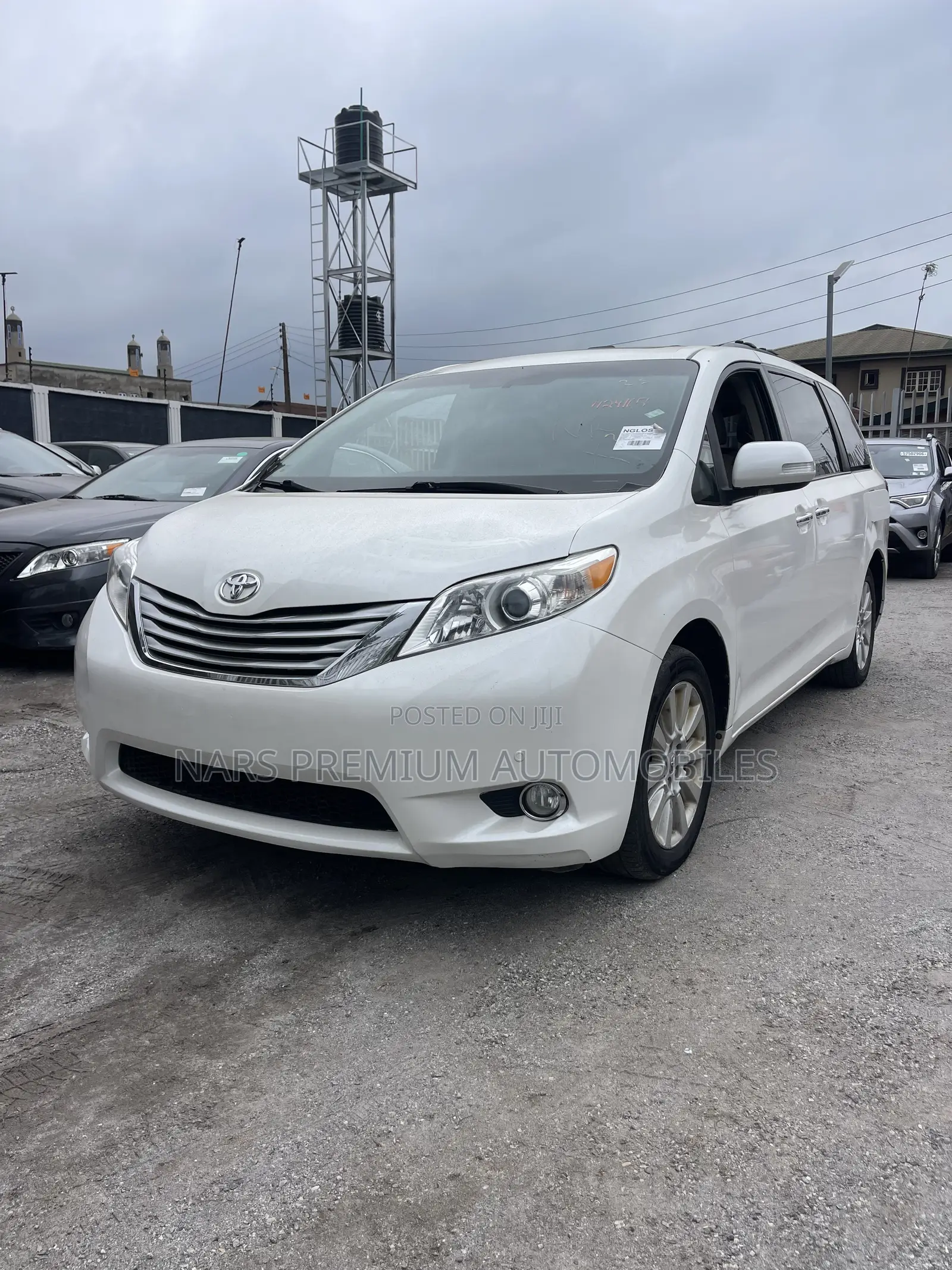 Toyota Sienna Limited AWD 7-Passenger 2013 White