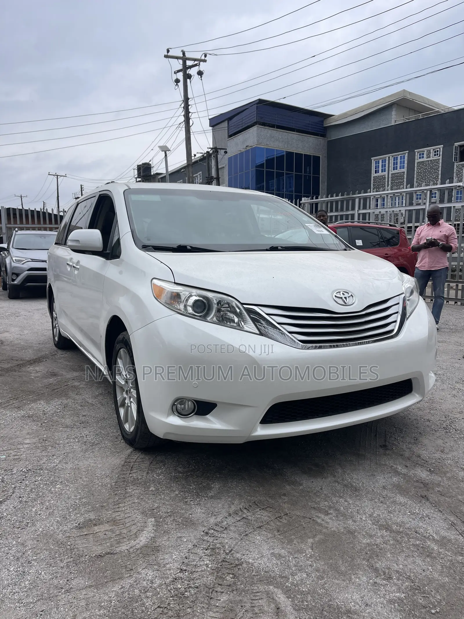 Toyota Sienna Limited AWD 7-Passenger 2013 White