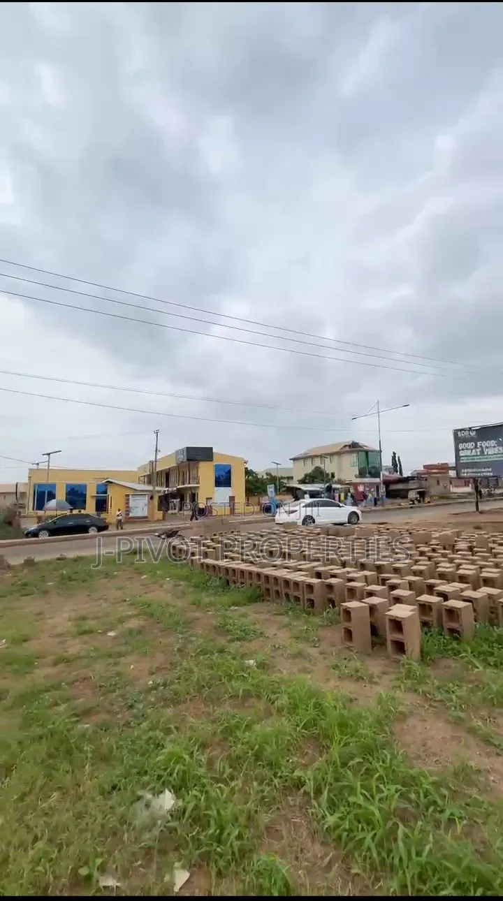 4 Plots of Mix-Use Land Facing the Main University Road Tanke,ilorin