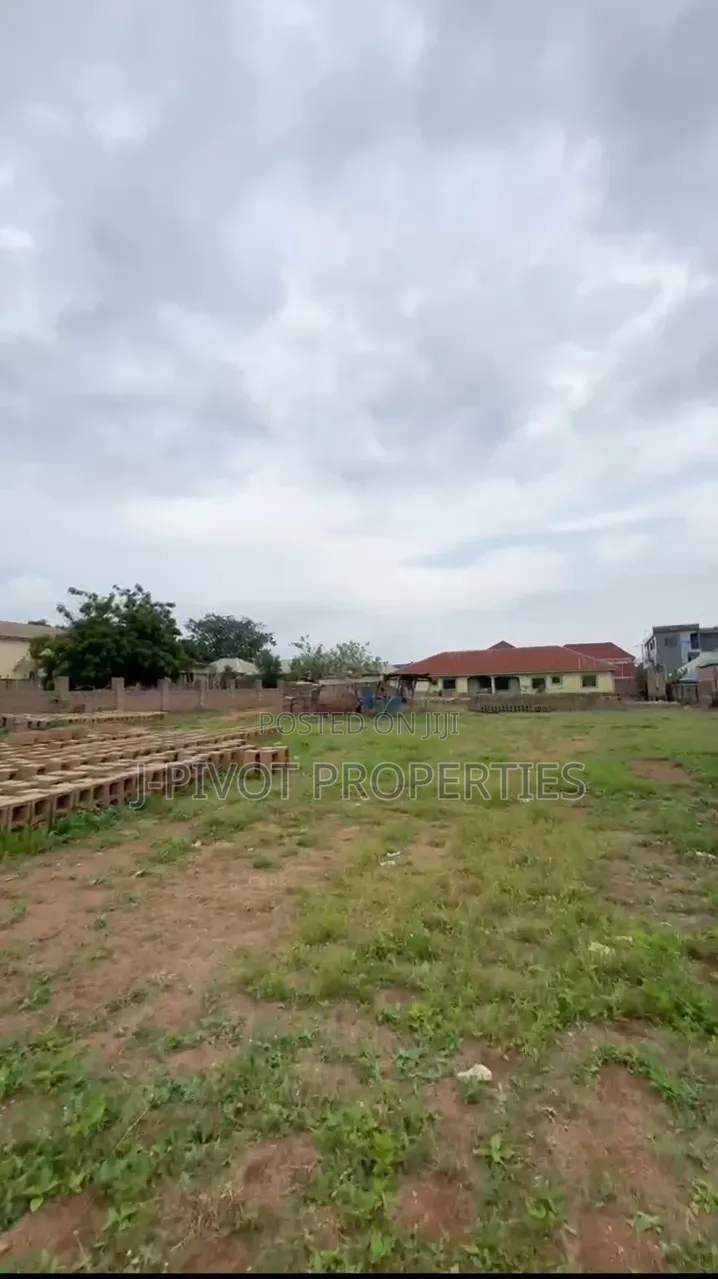 4 Plots of Mix-Use Land Facing the Main University Road Tanke,ilorin