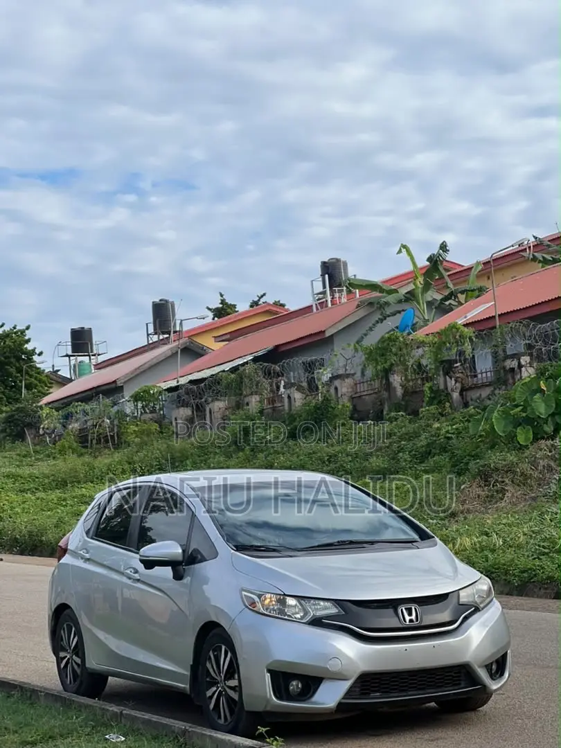 Honda Fit 2017 Silver