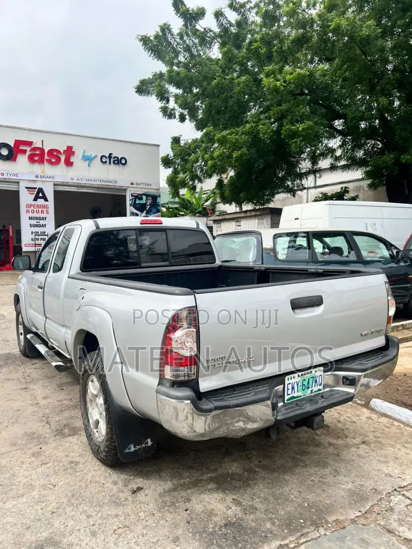 Toyota Tacoma 2012 Silver