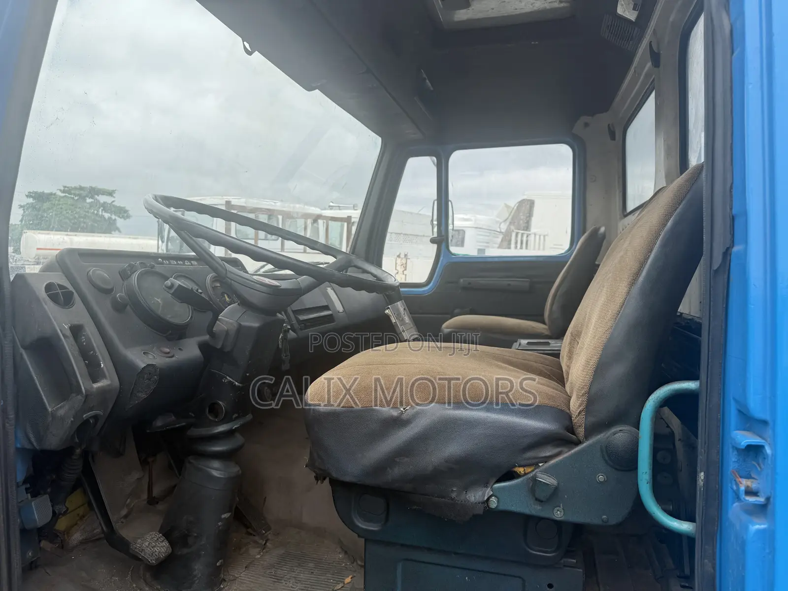 Foreign Used Mercedes Benz Water Tanker Truck.
