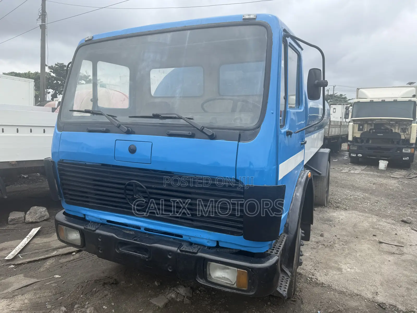 Foreign Used Mercedes Benz Water Tanker Truck.