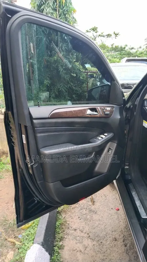 Mercedes-Benz M Class 2012 Black