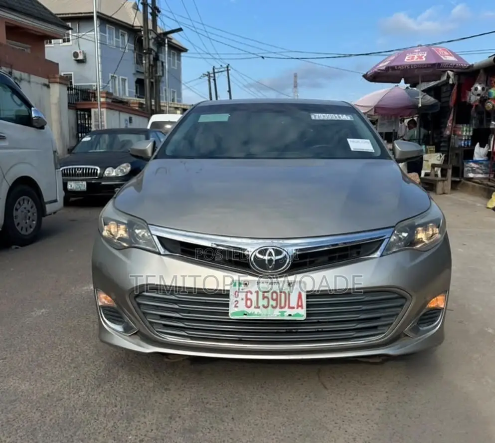 Toyota Avalon XLE 4dr Sedan (3.5L 6cyl 6A) 2014 Silver