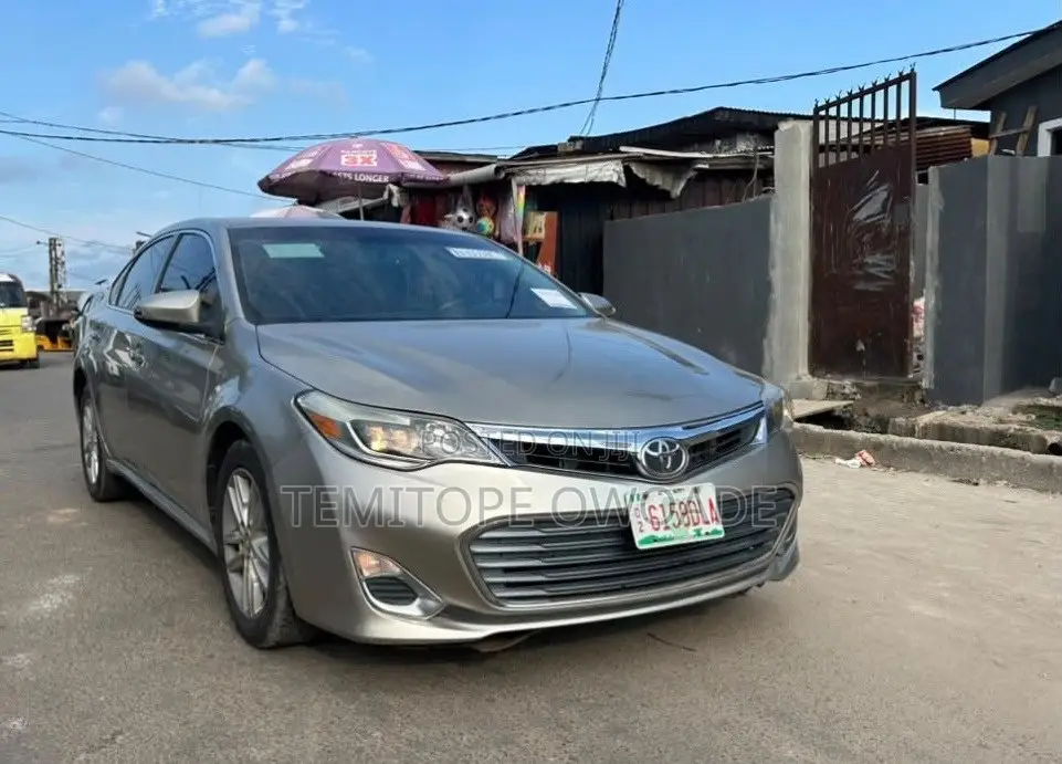 Toyota Avalon XLE 4dr Sedan (3.5L 6cyl 6A) 2014 Silver