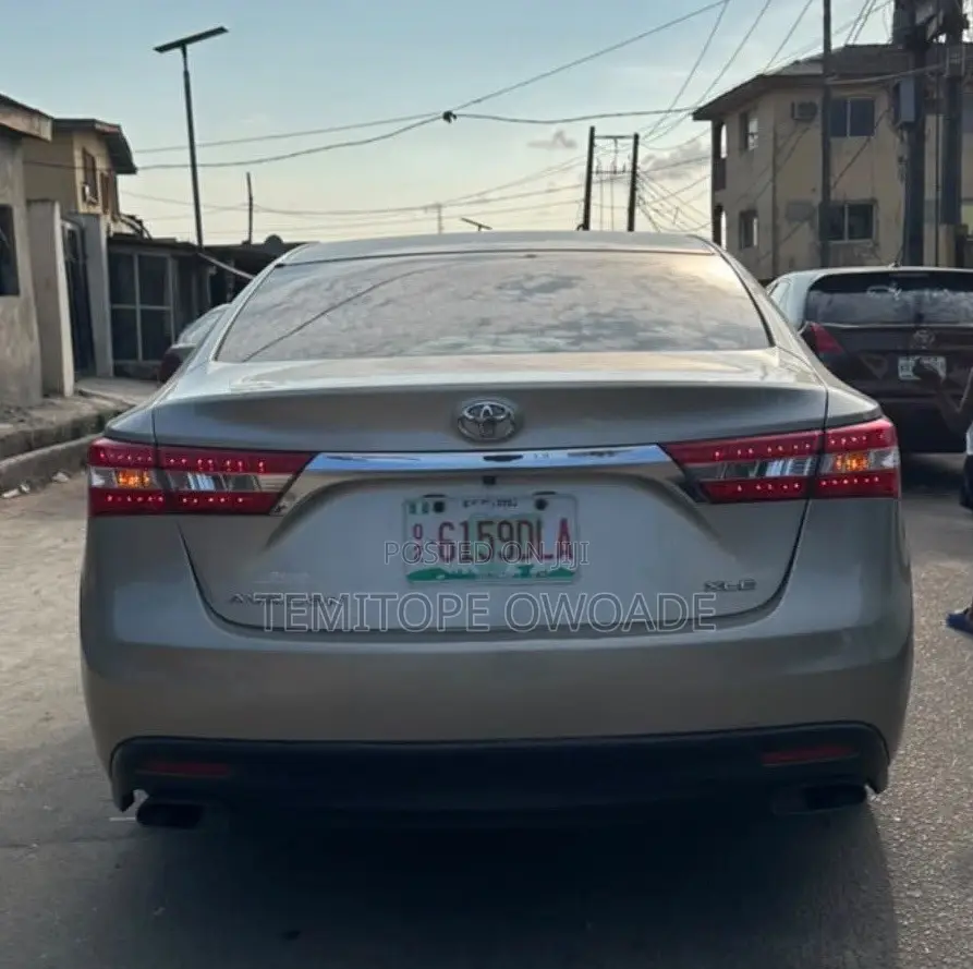 Toyota Avalon XLE 4dr Sedan (3.5L 6cyl 6A) 2014 Silver