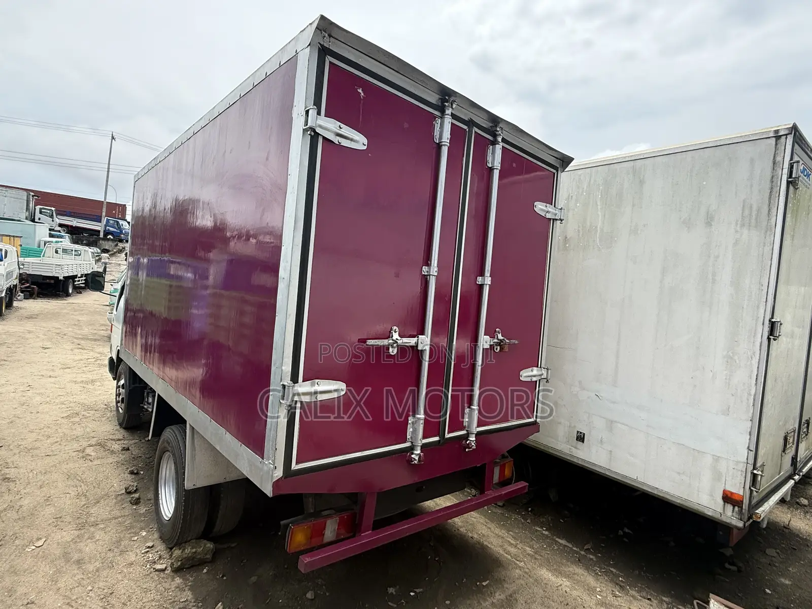 Foreign Used Toyota Dyna Cover Body Mini Truck.