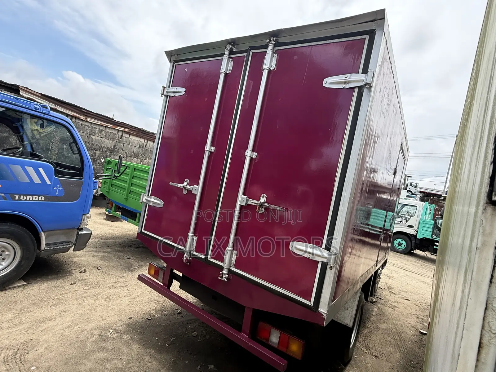 Foreign Used Toyota Dyna Cover Body Mini Truck.