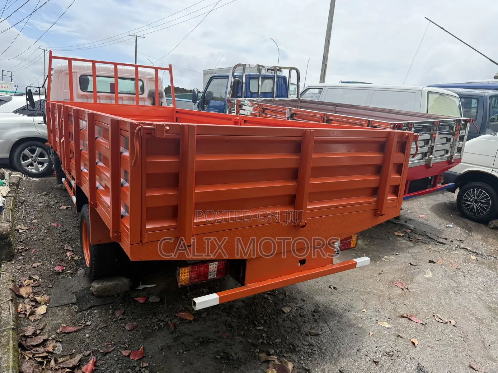 Foreign Used Mitsubishi Canter Mini Truck 6 Tyres.