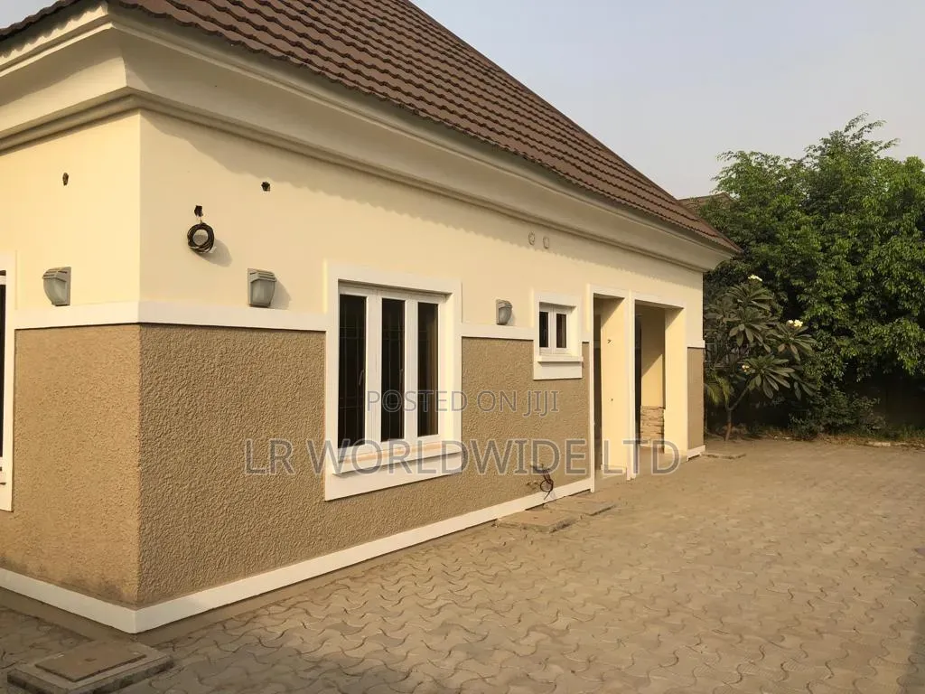 4bdrm Bungalow in Sabon Lugbe for sale