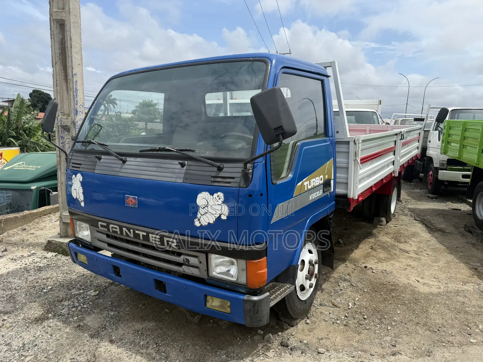 New Entry Foreign Used Mitsubishi Canter Mini Truck.