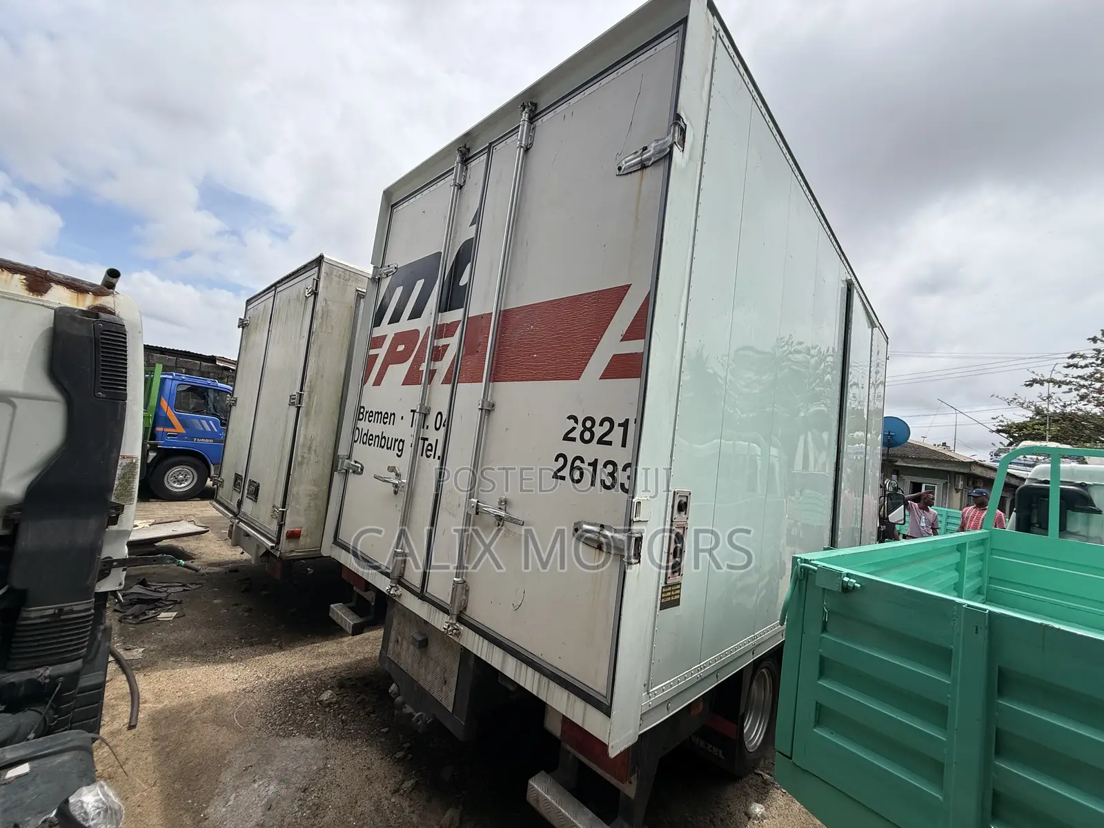 Foreign Used Mitsubishi Canter Cover Body Truck.