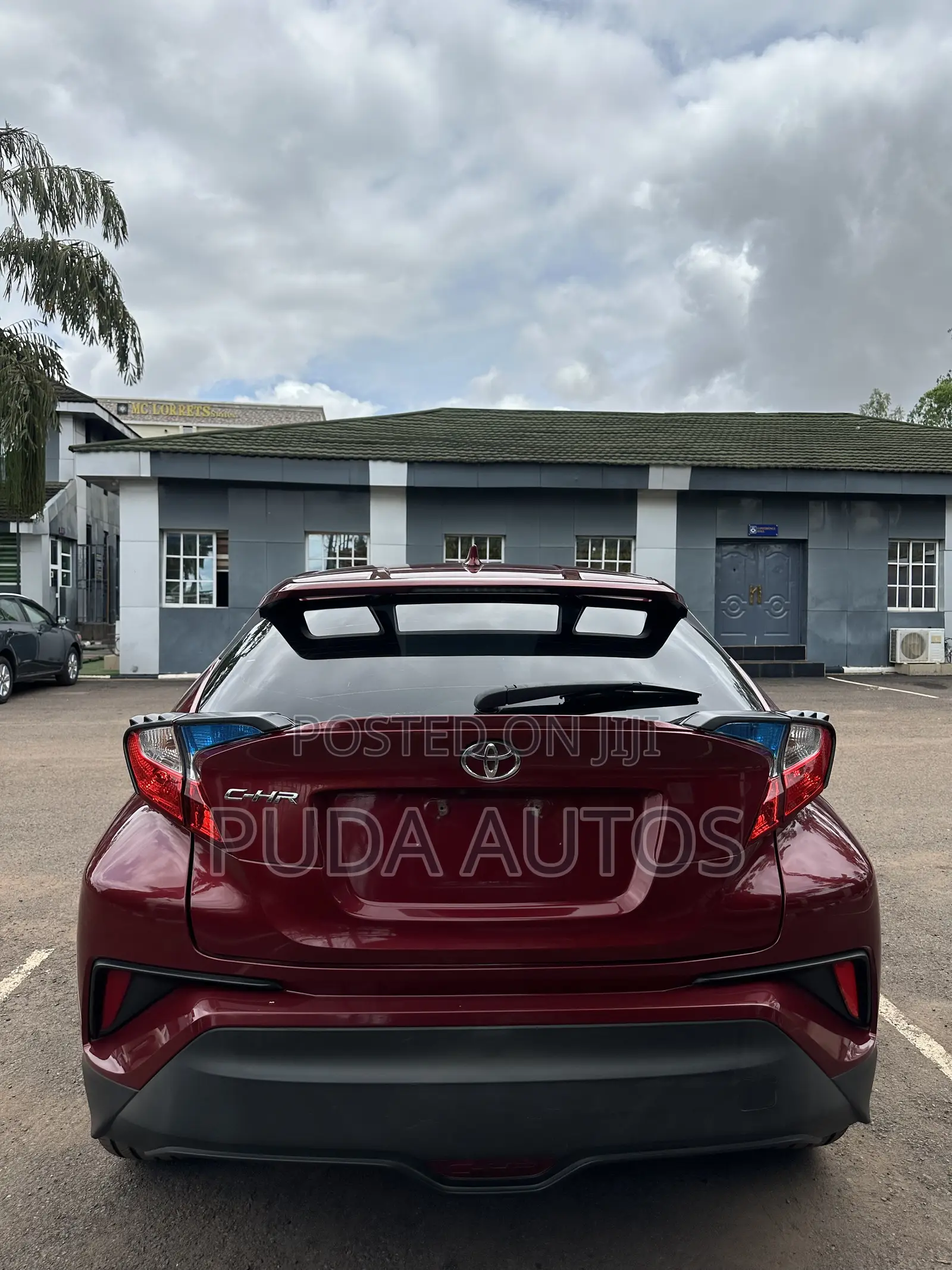 Toyota C-HR XLE FWD Sport Utility (2.0L 4cyl 2AM) 2018 Red