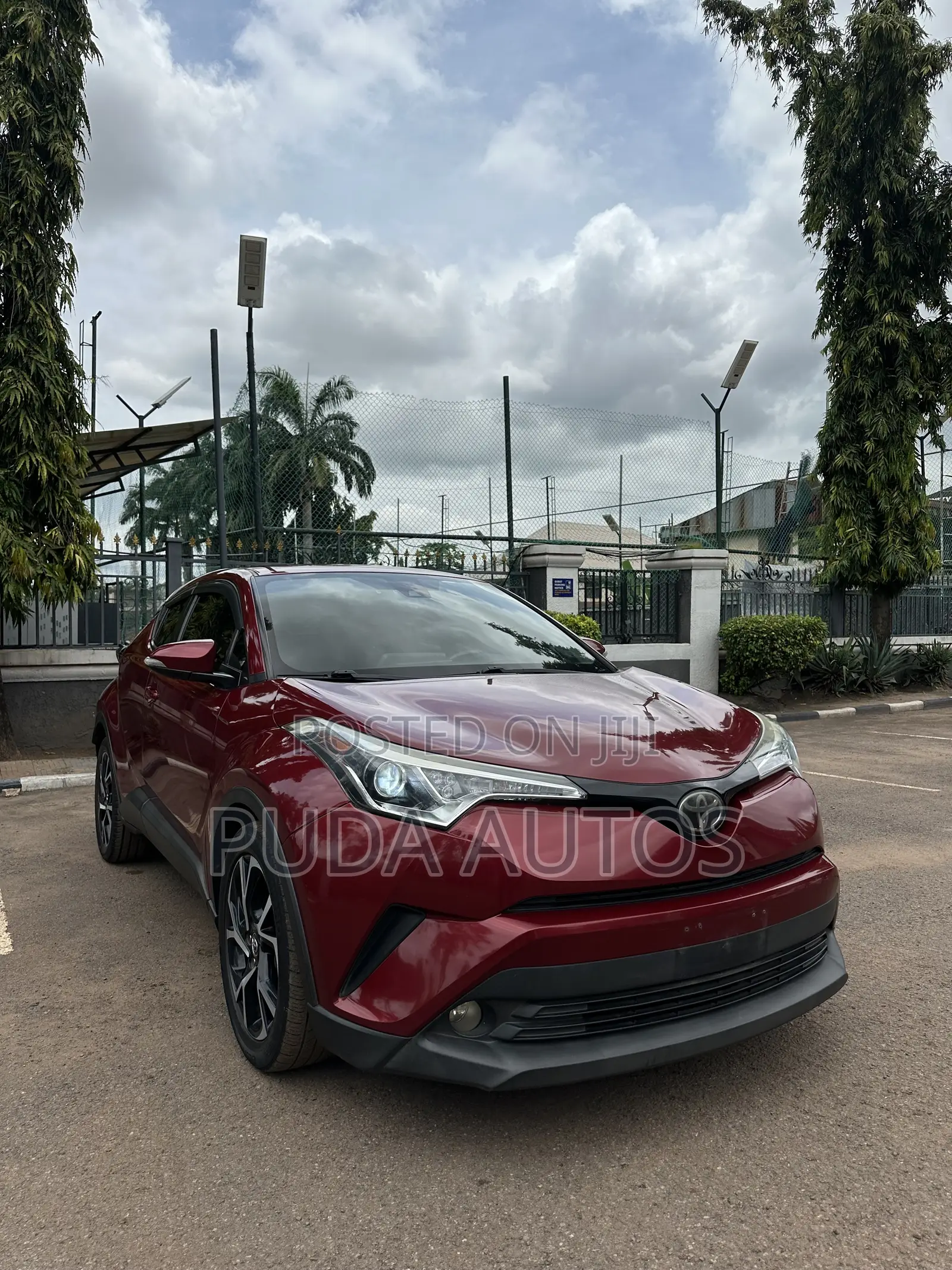 Toyota C-HR XLE FWD Sport Utility (2.0L 4cyl 2AM) 2018 Red