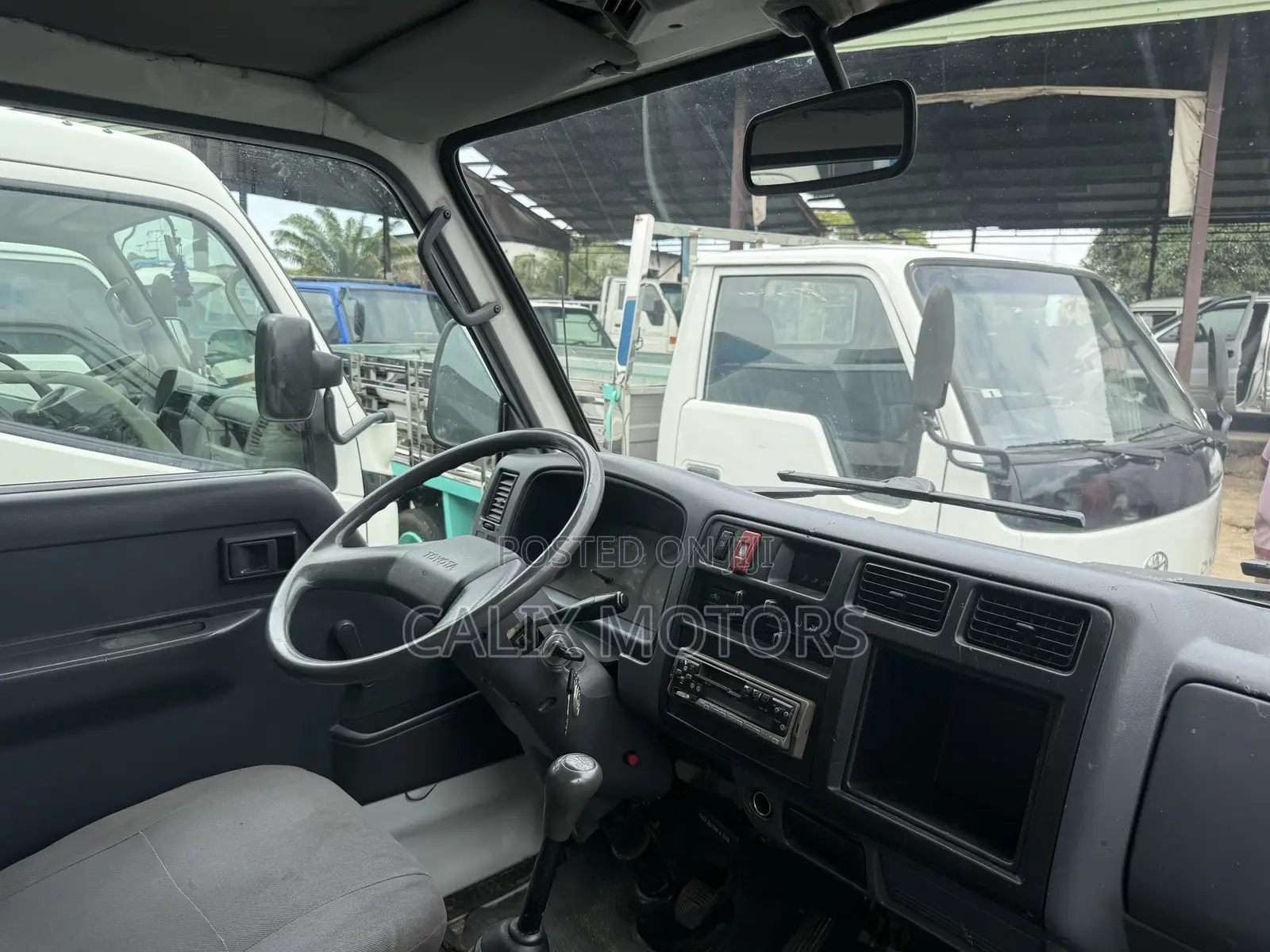 Foreign Used Toyota Dyna Cover Body Mini Truck.