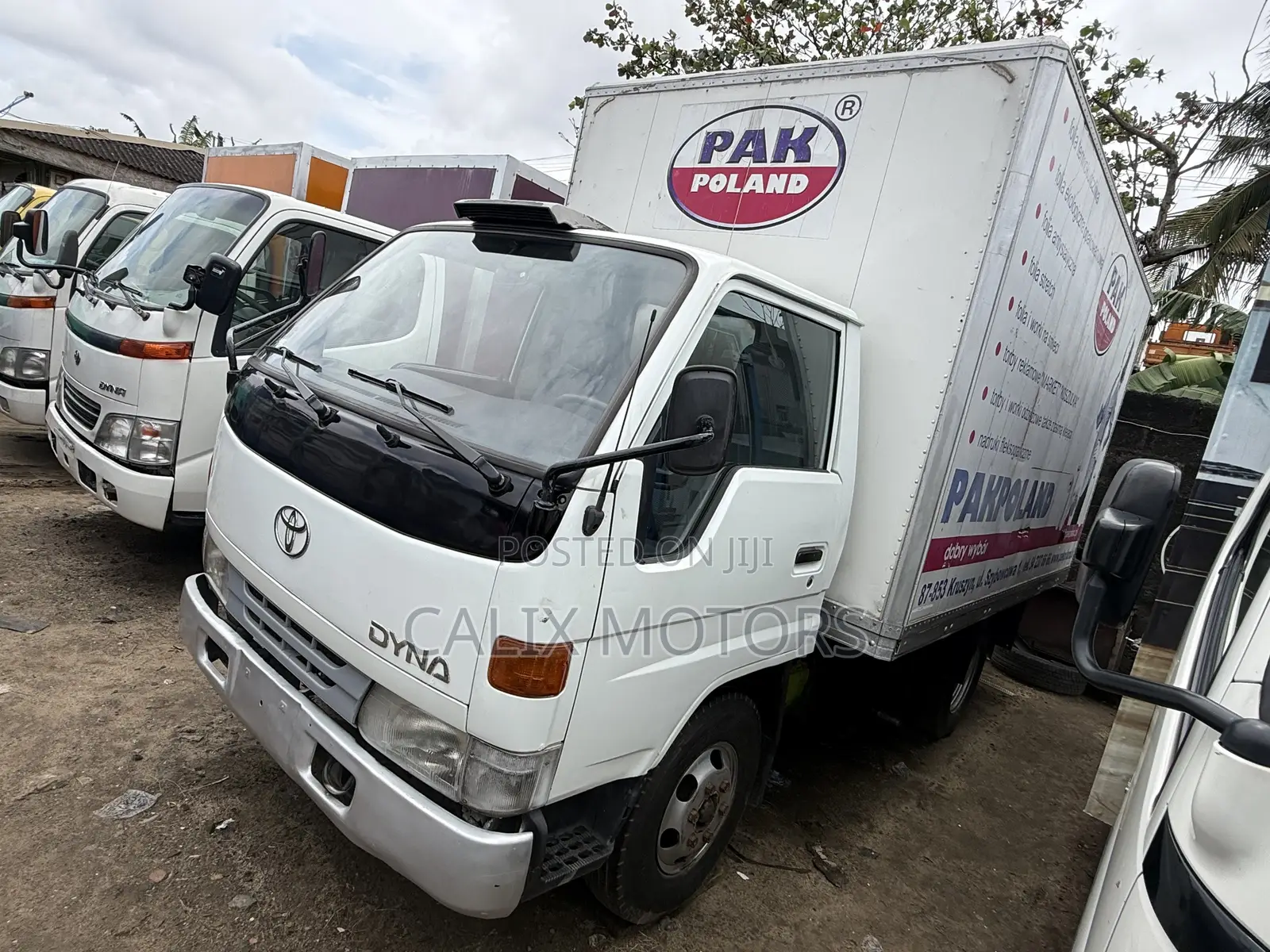 Foreign Used Toyota Dyna Cover Body Mini Truck.