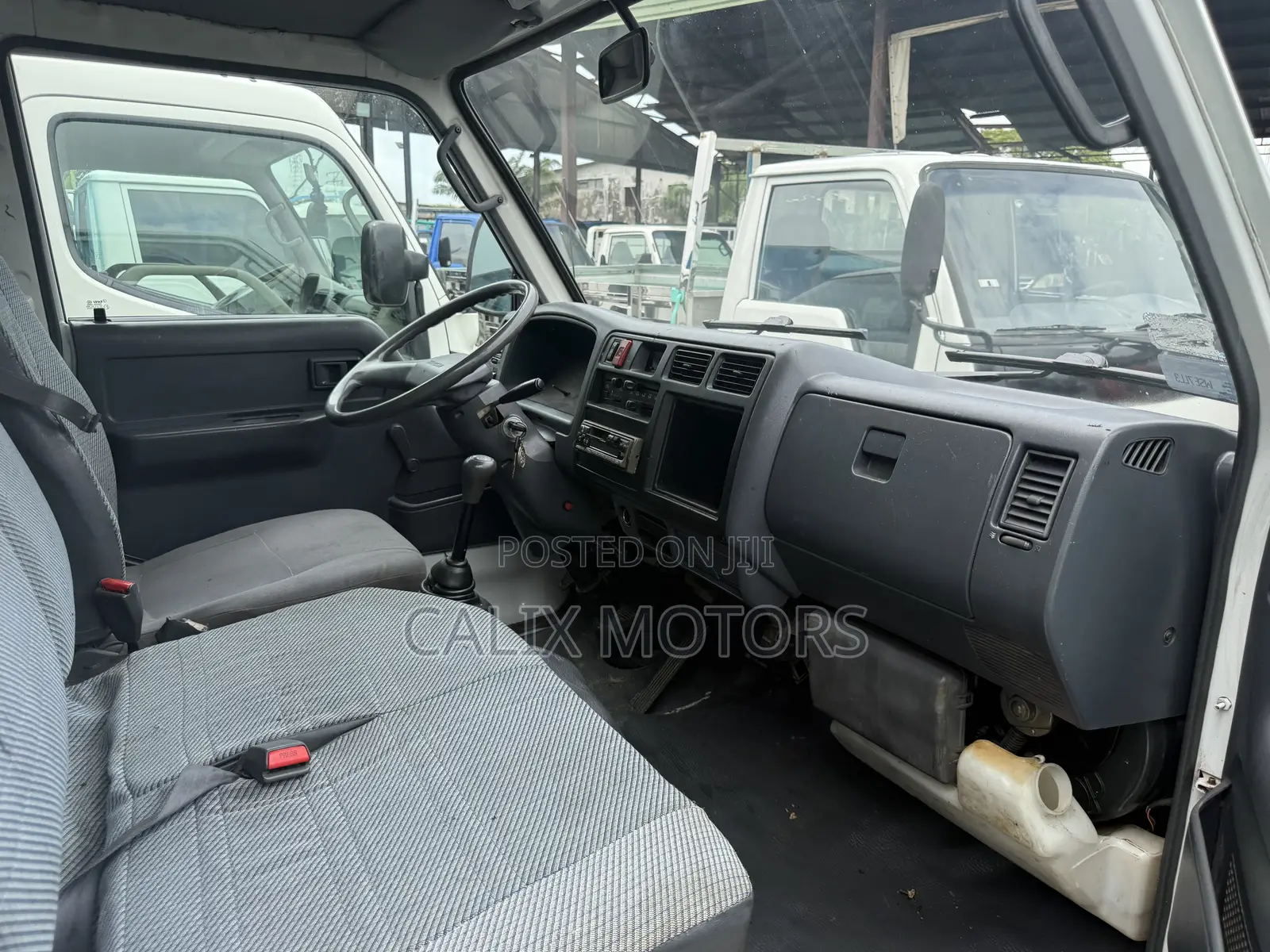 Foreign Used Toyota Dyna Cover Body Mini Truck.