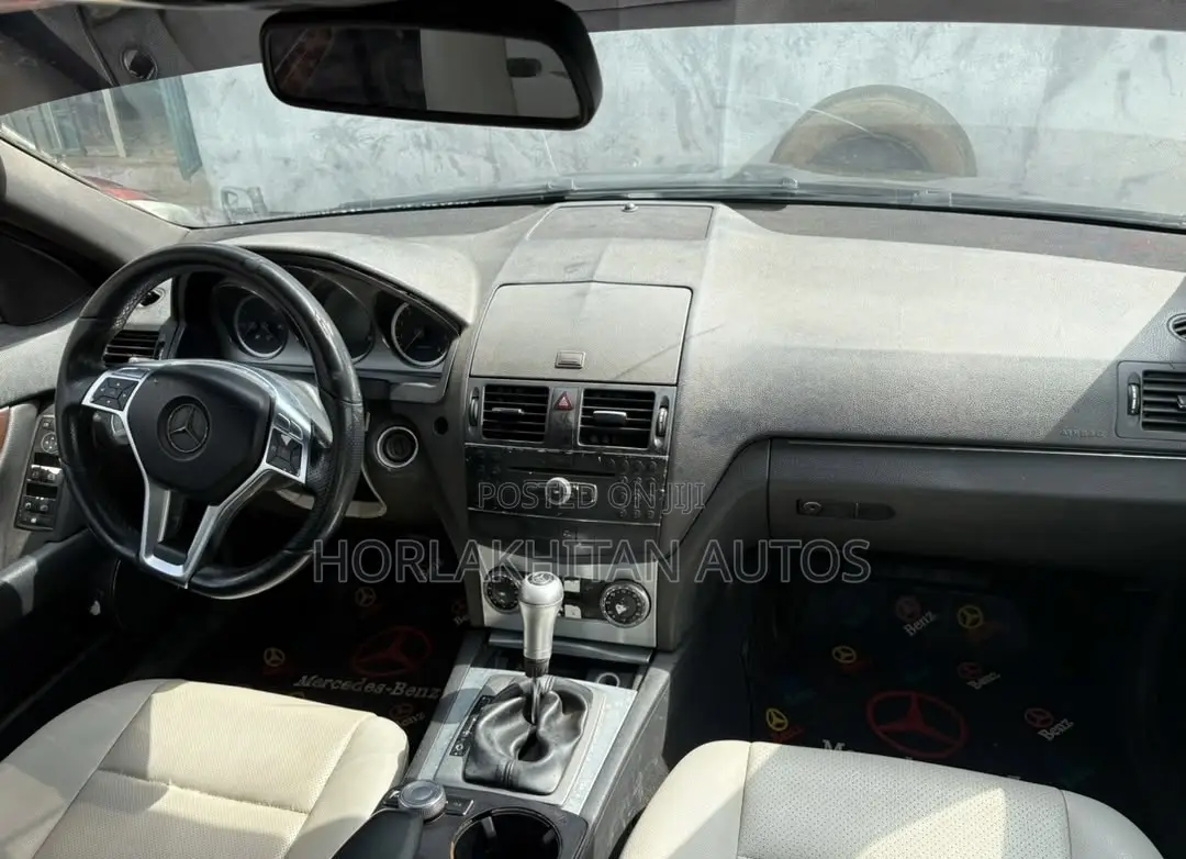 Mercedes-Benz C300 Luxury 4Matic Sedan AWD (3.0L 6cyl 7A) 2010 Black