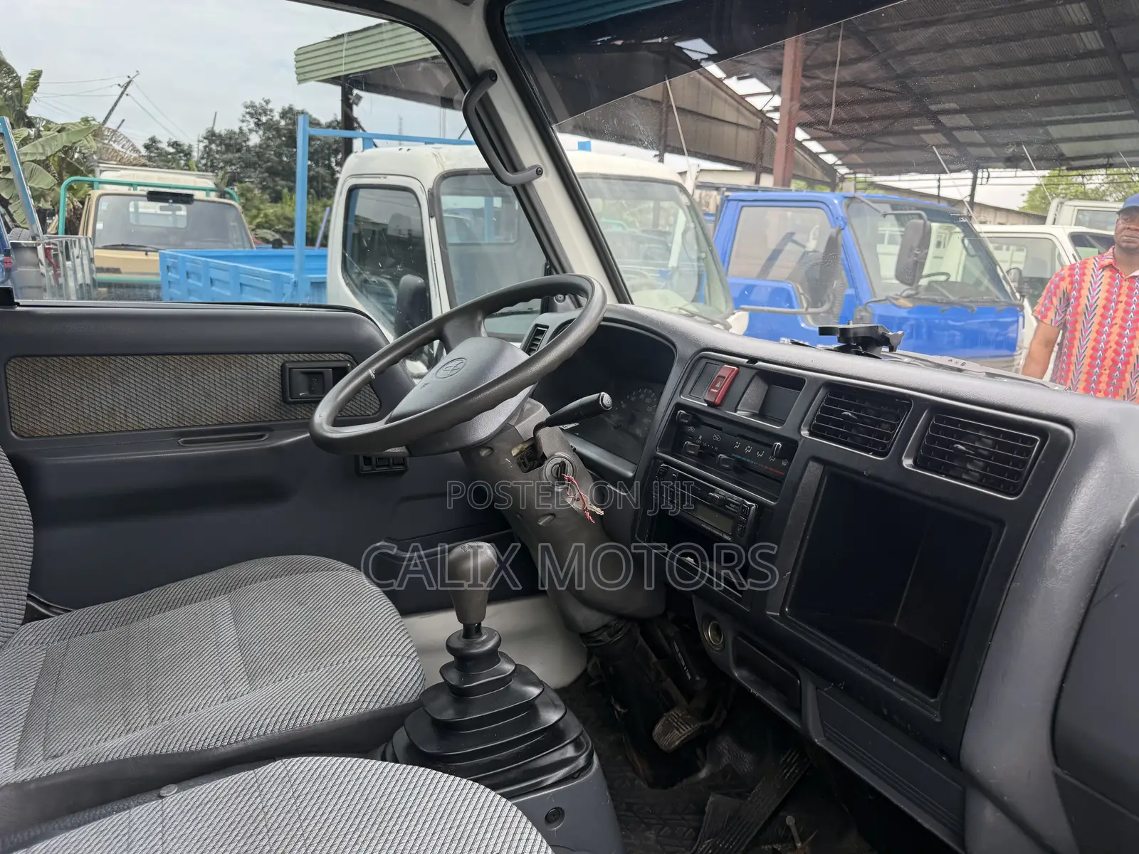 Foreign Used Toyota Dyna Container Body Mini Truck.
