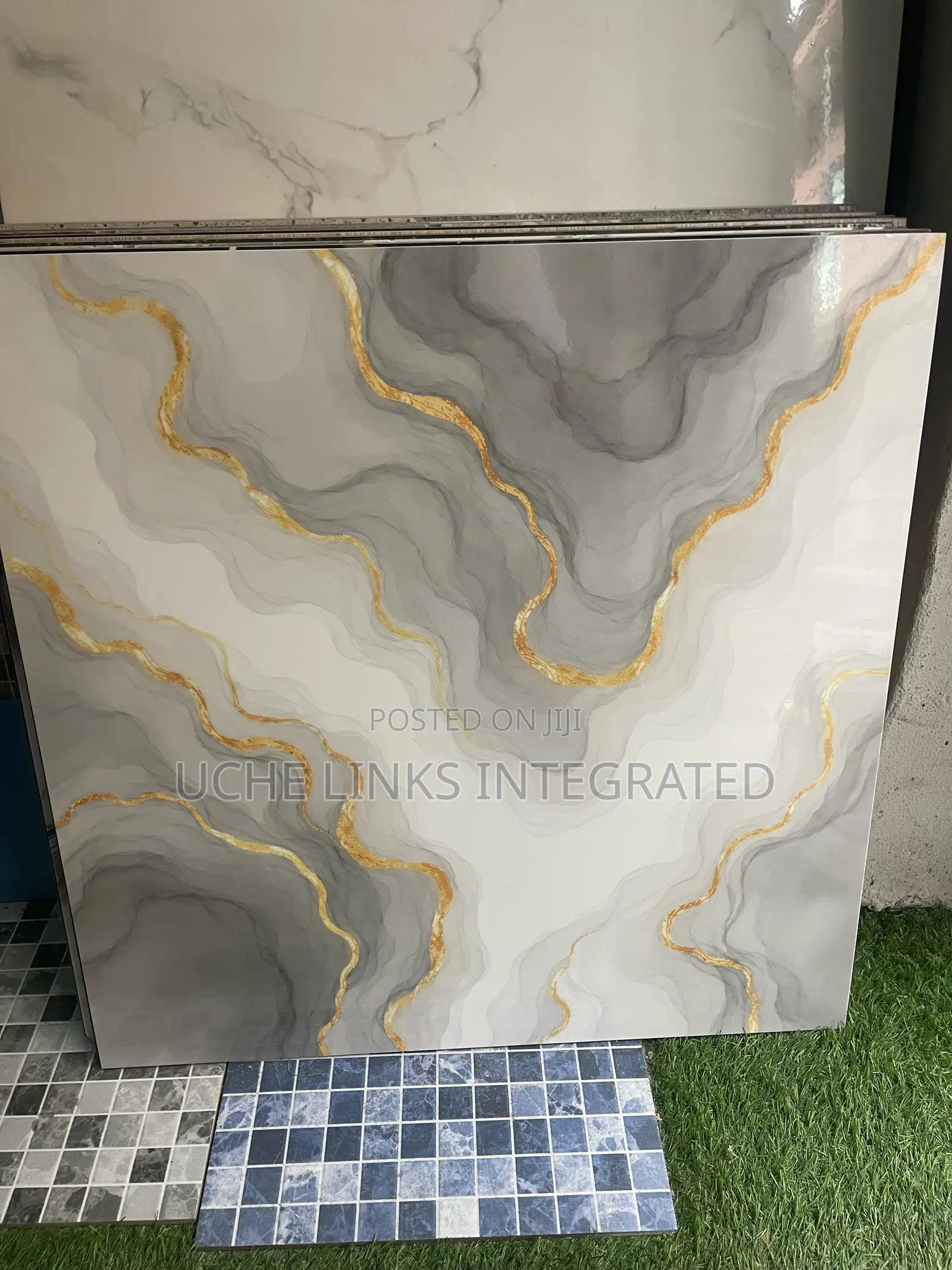 White With Black Line Tiles