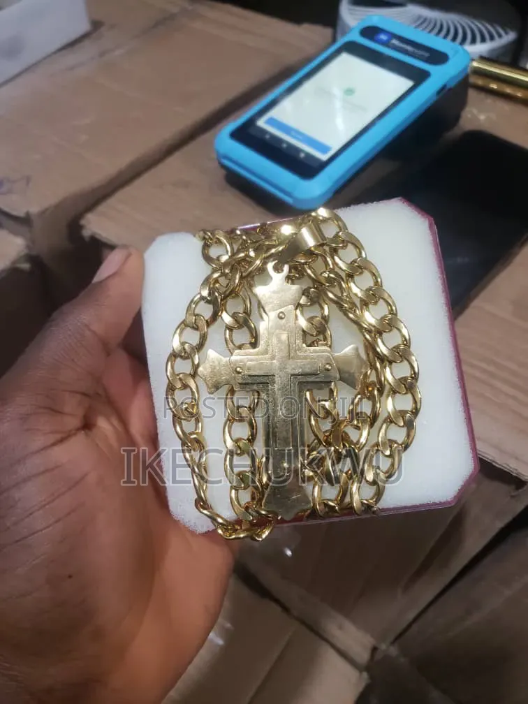 Bishop Chains With Pendant