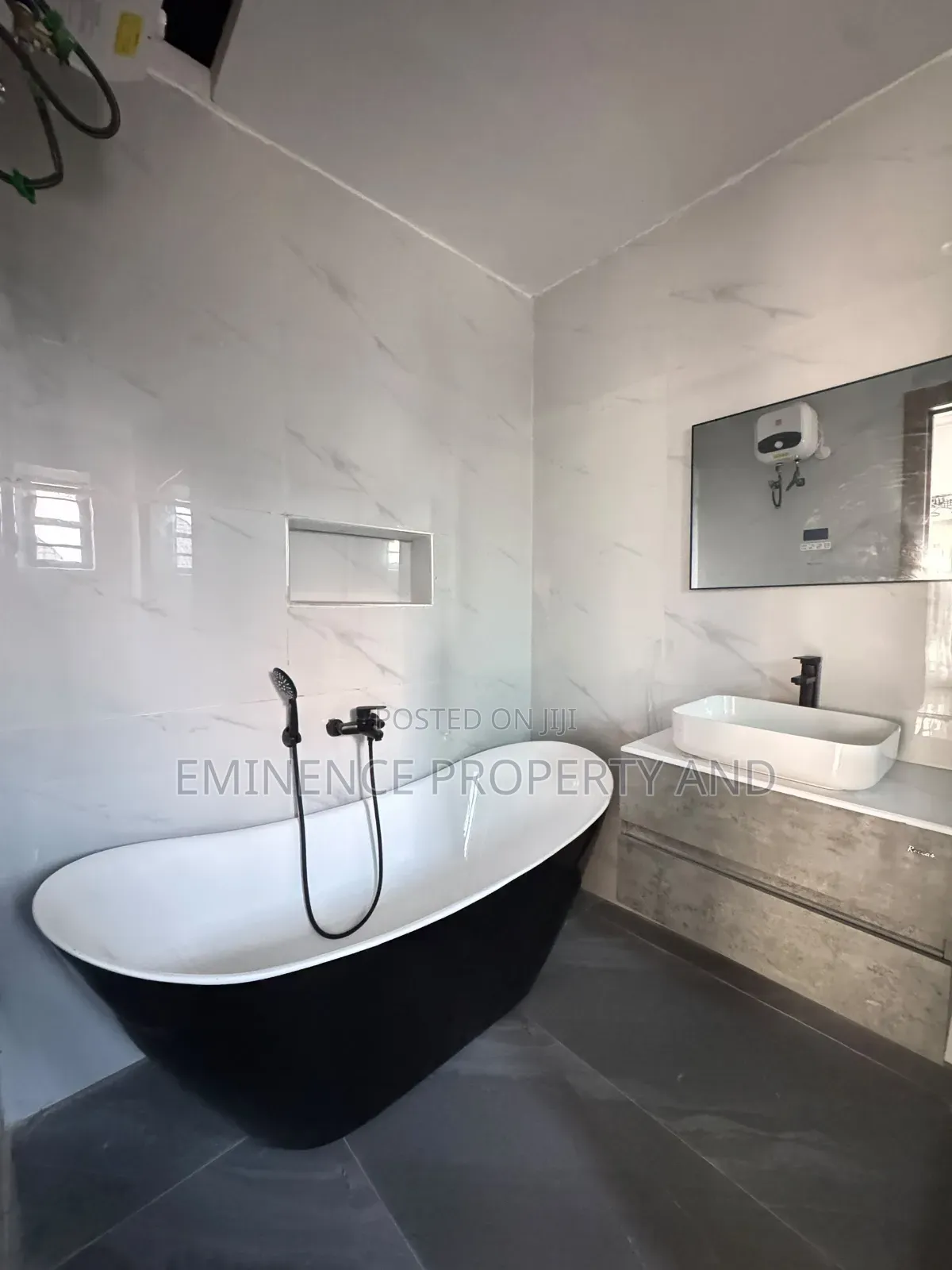 5bdrm Duplex in Ikota for sale