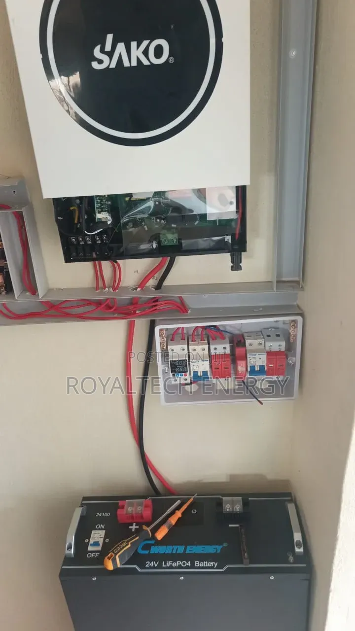 4.2kva Sako Inverter and 2.5kwh Cworth Lit Battery 4pcs of 650w Panels