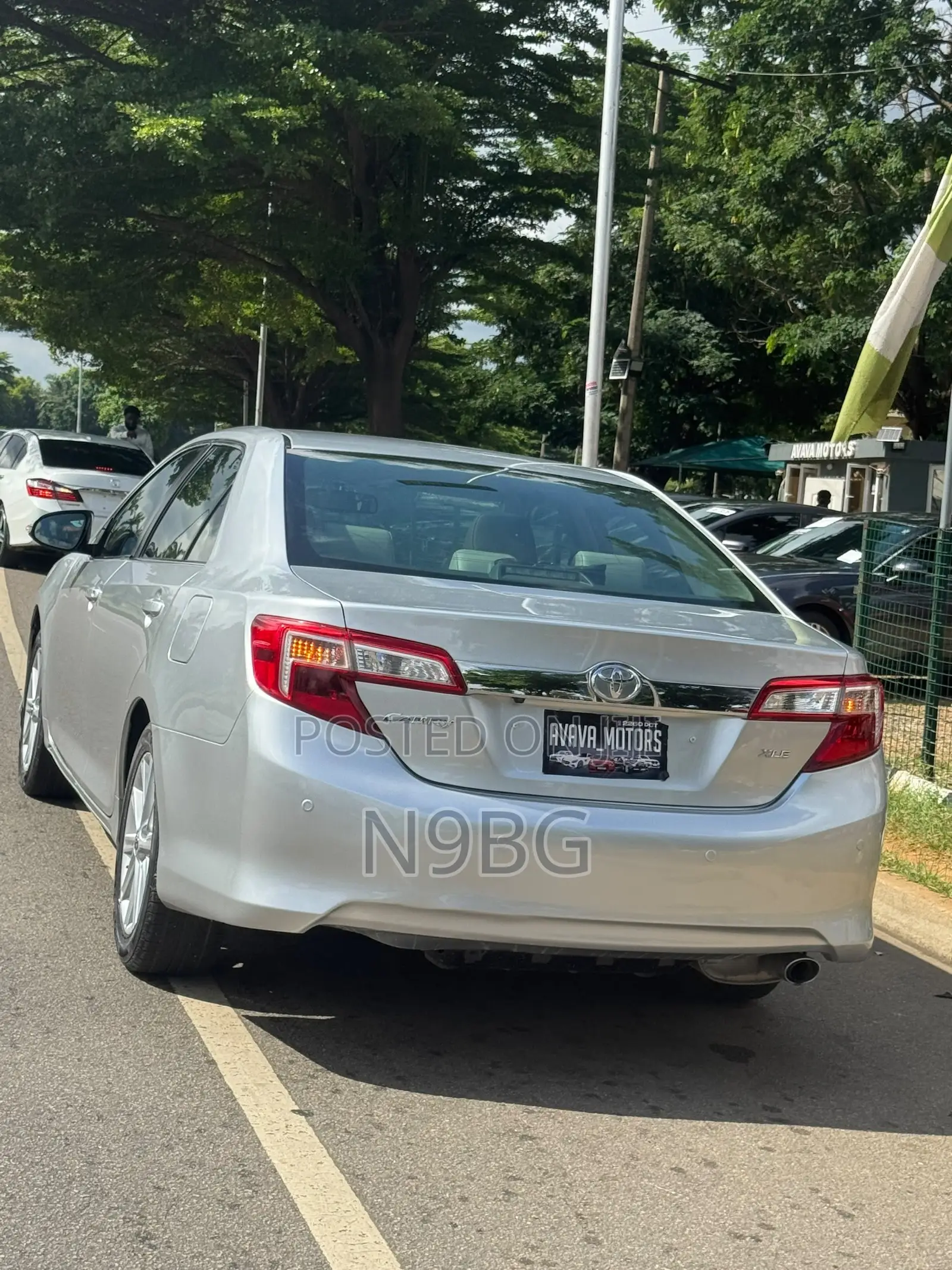 Toyota Camry XLE 4dr Sedan (3.5L 6cyl 6A) 2014 Silver