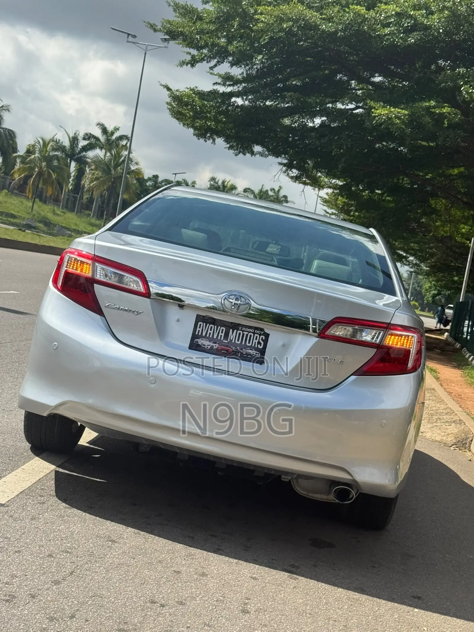 Toyota Camry XLE 4dr Sedan (3.5L 6cyl 6A) 2014 Silver