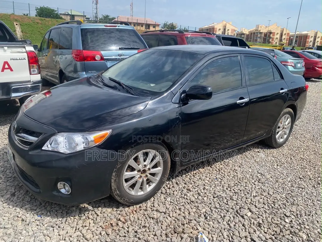Toyota Corolla LE 4dr Sedan (1.8L 4cyl 4A) 2011 Black