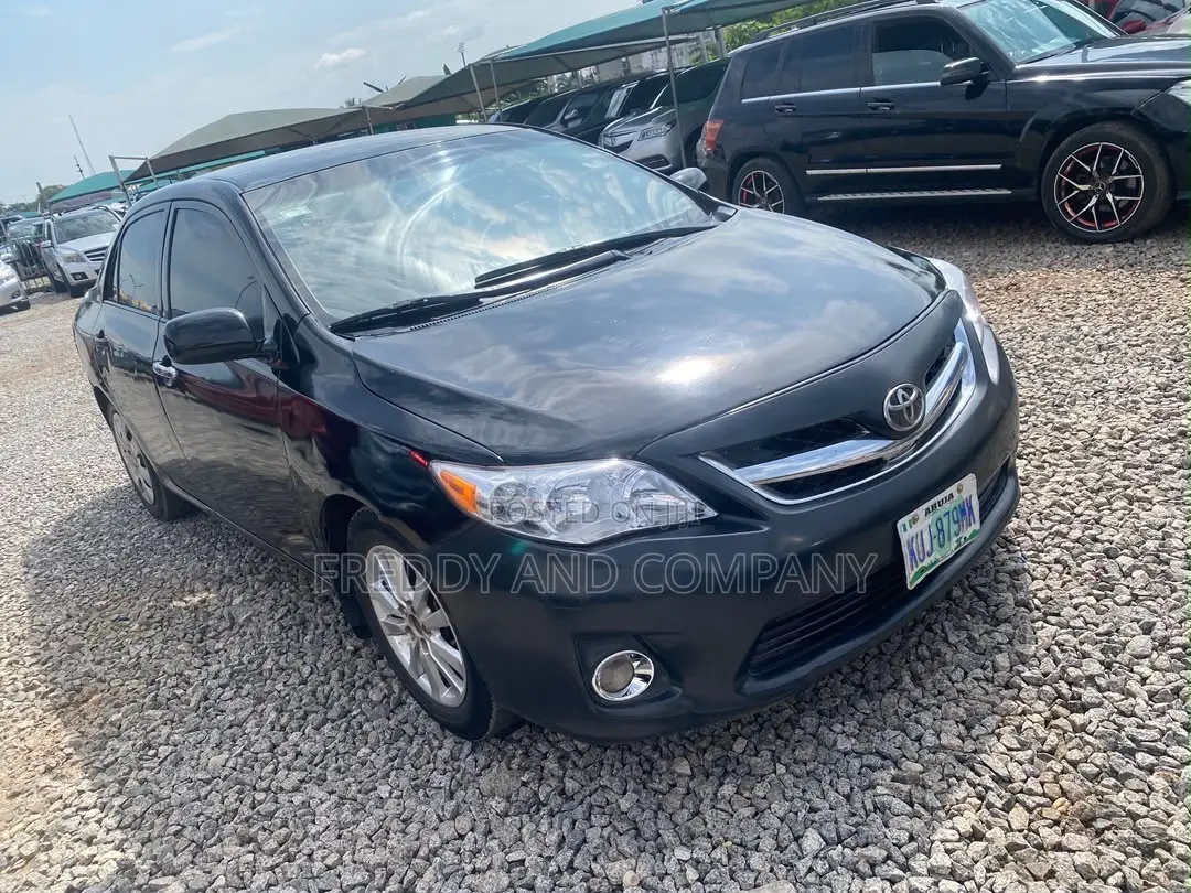 Toyota Corolla LE 4dr Sedan (1.8L 4cyl 4A) 2011 Black