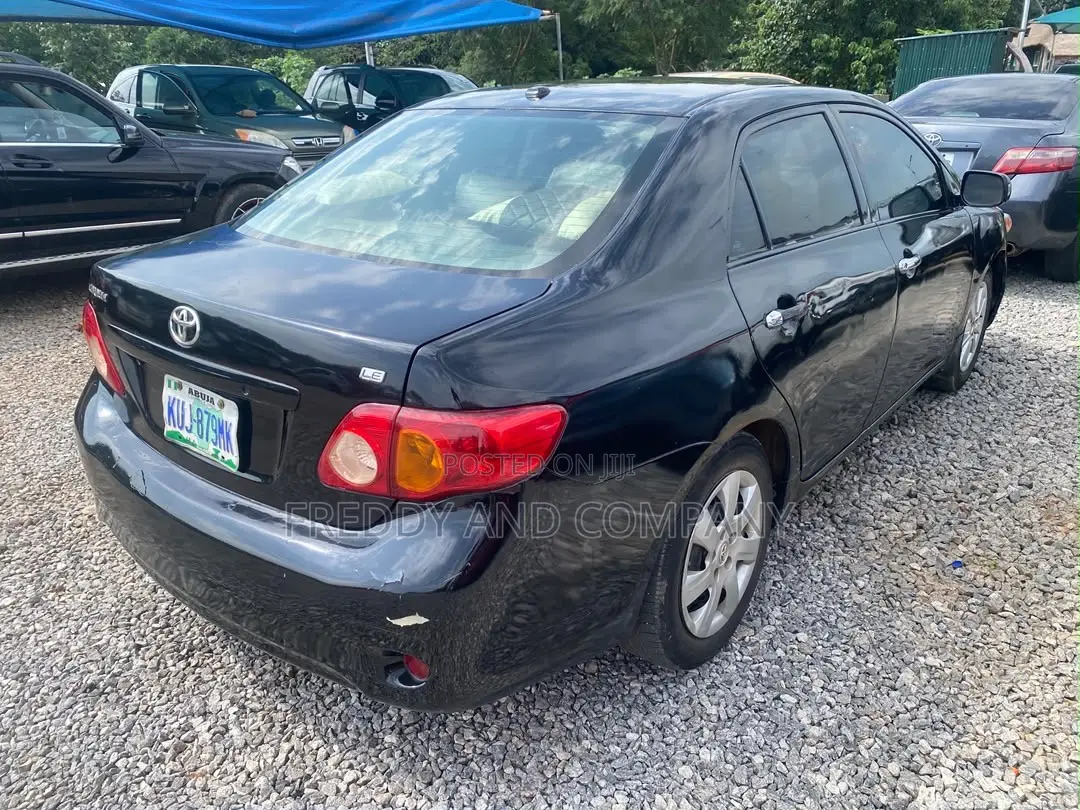 Toyota Corolla LE 4dr Sedan (1.8L 4cyl 4A) 2011 Black